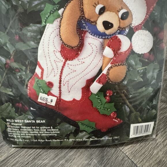 VINTAGE SEALED IN PACKAGE BUCILLA 33254 WILD WEST SANTA BEAR - Picture 3 of 6